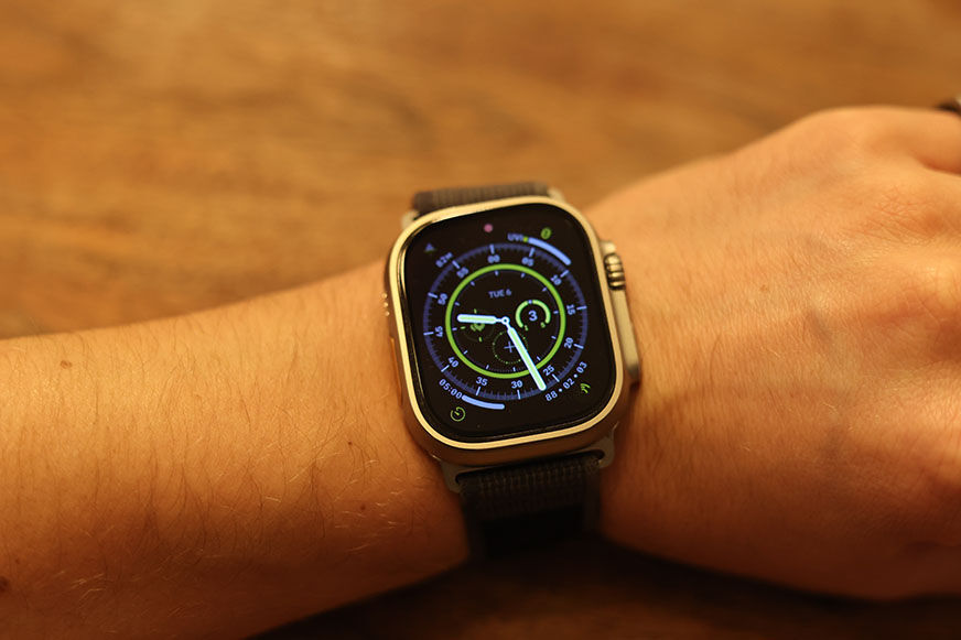 Циферблат Wayfinder на Apple Watch Ultra.